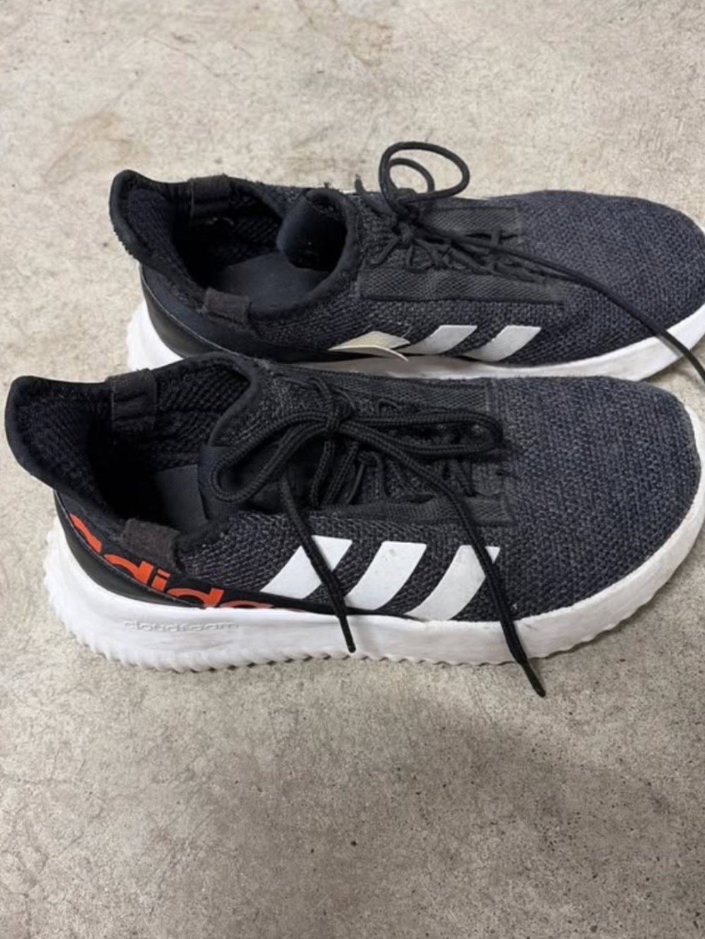 Adidas Sneakers